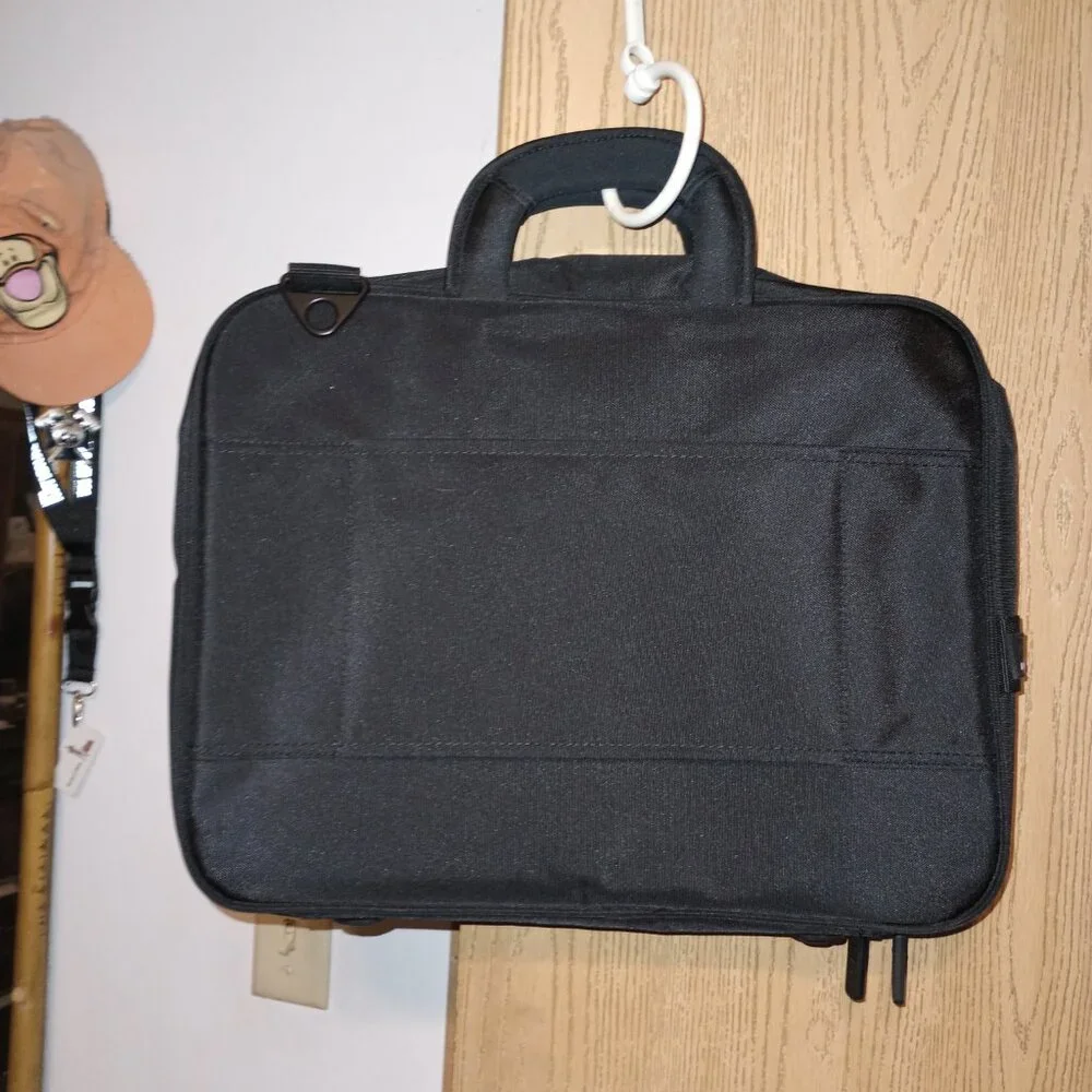 NEW ECO STYLE Tech Pro Carrying Case for 16.1